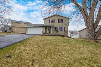 127 Canterbury Dr, Camillus, NY 13031