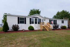 106 Washington St, Grandview, IA 52752