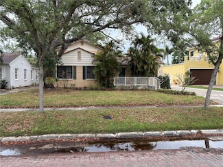 2923 W Coachman Ave, Tampa, FL 33611