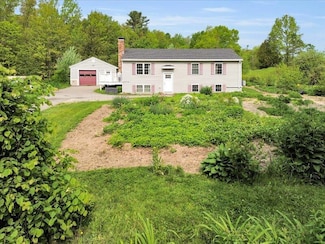 119 W Main St, Searsport, ME 04974
