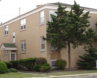 8519 W Cermak Rd, Riverside, IL 60546