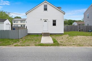 90 Pinegrove Ave, Warwick, RI 02889