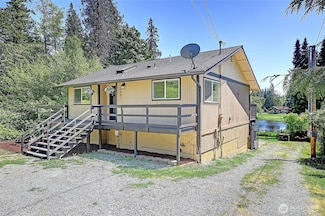 1441 Lake Dr, Camano Island, WA 98282