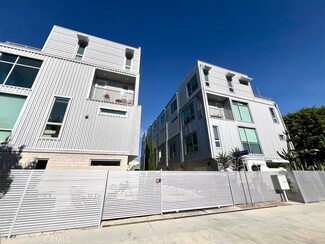 6016 W Beachwood Ln, Los Angeles, CA 90038