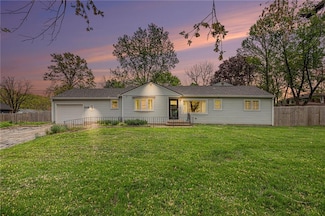 7005 Fulton Rd, Pleasant Valley, MO 64068