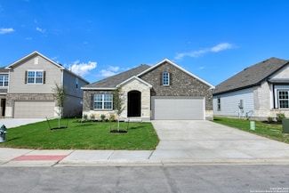 105 Beveridge Rd, Seguin, TX 78155
