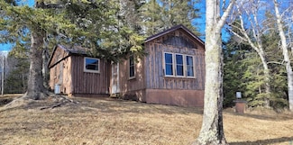8118 N Twin Lakes Rd, Duluth, MN 55803