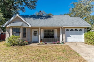 411 Oak Place, Crestview, FL 32539