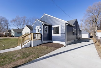 1118 Brooke Rd, Rockford, IL 61109