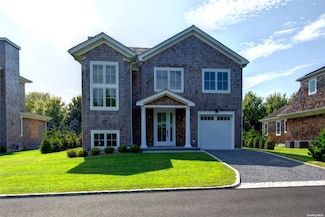 6 Crystal Mews Ln, East Hampton, NY 11937