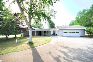 2262 W River Rd, Traverse City, MI 49696