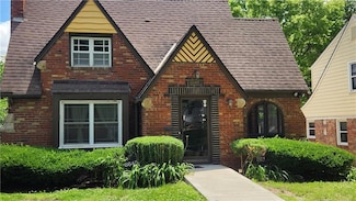 6645 Cherry St, Kansas City, MO 64131