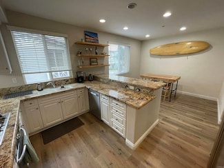 3042 Beachwood Bluff Way, San Diego, CA 92117