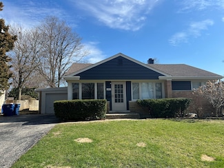 1957 Redwood Ln, Northbrook, IL 60062