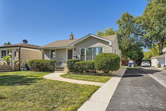 1674 Illinois St, Des Plaines, IL 60018