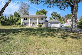 1925 Dawn Ridge Rd, Commerce Township, MI 48390