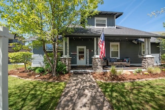1655 NW Hemlock Ave, Redmond, OR 97756