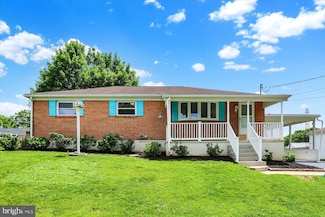 8 Karen Ct, Camp Hill, PA 17011