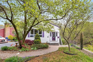 16 Shady Ave, Wakefield, MA 01880