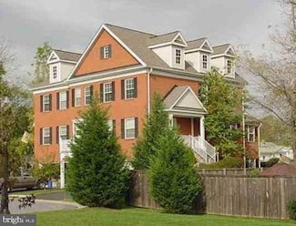 16 Victoria Ct, Reisterstown, MD 21136