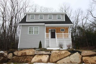 44 Greenleaf Parsons Rd, Cape Neddick, ME 03902