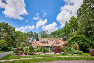 236 Williamsburg Dr, Longmeadow, MA 01106