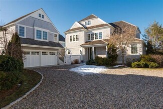119 Shore Dr W, Mashpee, MA 02649