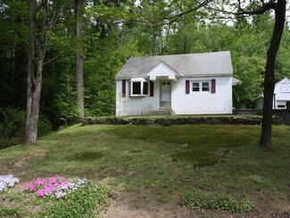 7 Lee Ave, Rexford, NY 12148