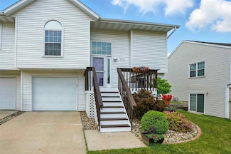 970 Dry Run Creek Ct, Hiawatha, IA 52233
