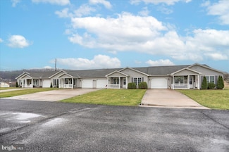 24 50 Rome Ct, Mount Pleasant Mills, PA 17853