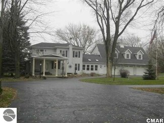7823 S Whiteville Rd, Shepherd, MI 48883