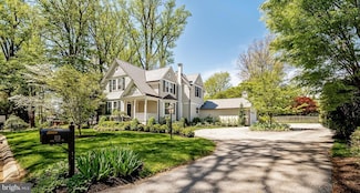 213 Pine Tree Rd, Wayne, PA 19087
