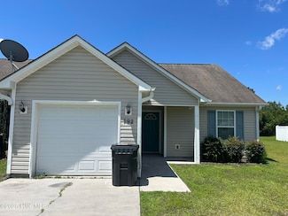 192 Pine Hollow Rd, Holly Ridge, NC 28445