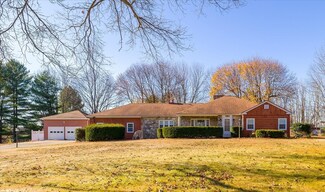 580 Henshaw St, Rochdale, MA 01542