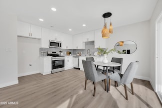 9036 N 51st Ln, Glendale, AZ 85302