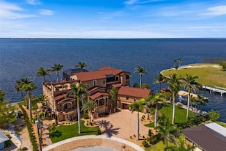 266 Bangsberg Rd SE, Port Charlotte, FL 33952