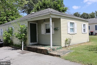 62 Robinson Dr, New Castle, DE 19720