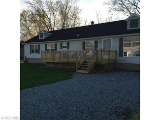 17495 Lynfield Rd, Lake Milton, OH 44429