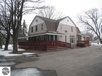 4085 Elmwood St, Alba, MI 49611