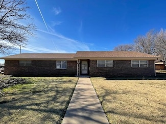 1614 Oak Ave, Dalhart, TX 79022