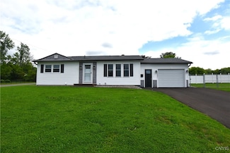 1401 Woodbury Dr, Utica, NY 13502