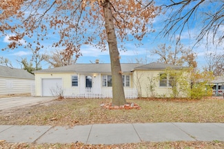 830 S Bluff Ave, Wichita, KS 67218