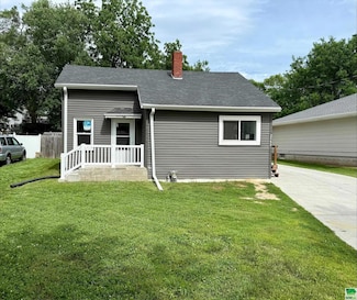 2540 S Cleveland St, Sioux City, IA 51106