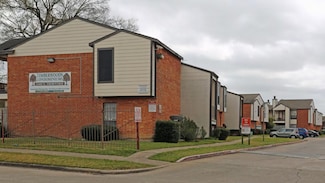 13480 S Thorntree Dr Unit 910, Houston, TX 77015