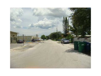 230 NE 166th St, Miami, FL 33162
