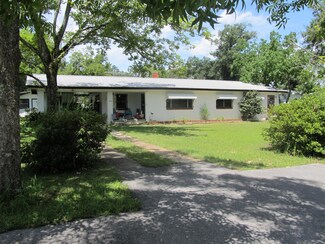 950 Bay Ave, Defuniak Springs, FL 32435