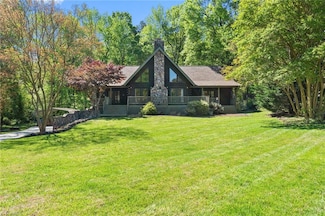 2404 Hunters Ridge Dr, Pleasant Garden, NC 27313