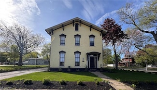 203 W 6th St, Dover, OH 44622