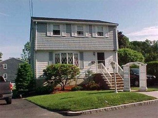 25 Heywood Ave, Melrose, MA 02176