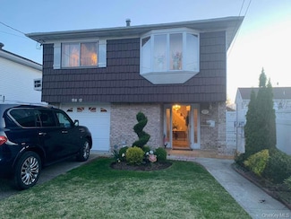 15912 88th St, Howard Beach, NY 11414